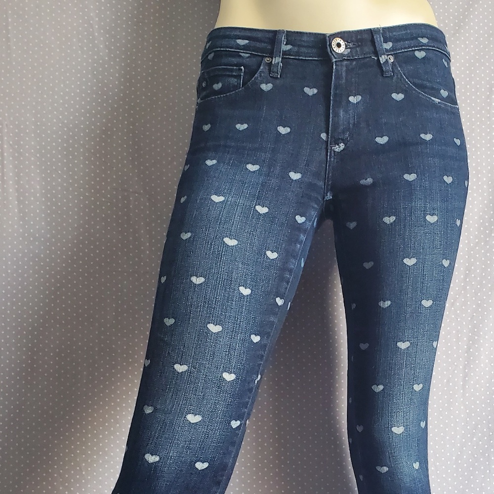 💄TAKE IT SALE💋AG Stevie Heart Print Jeans